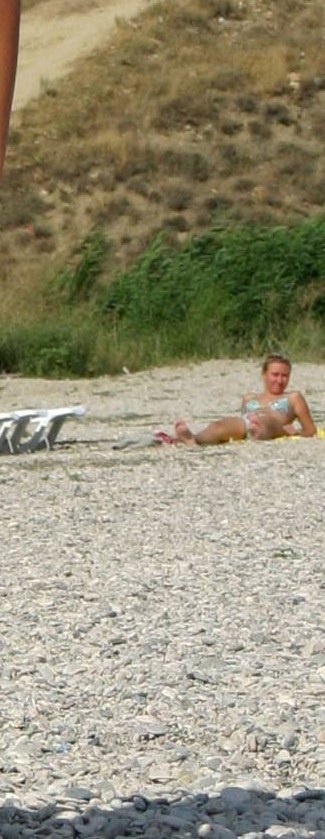 Pure Nudism Gallery Beach Game and Glasses - 2